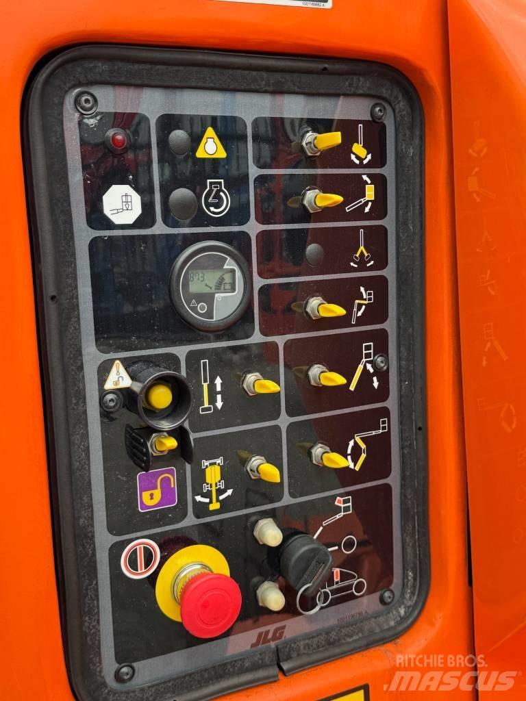 JLG E 450 AJ Съчленени стрелови подемници