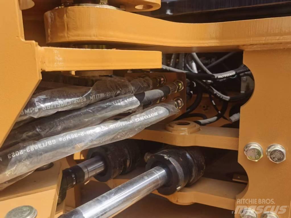 CAT 420 f2 Товарач със заден ексватор