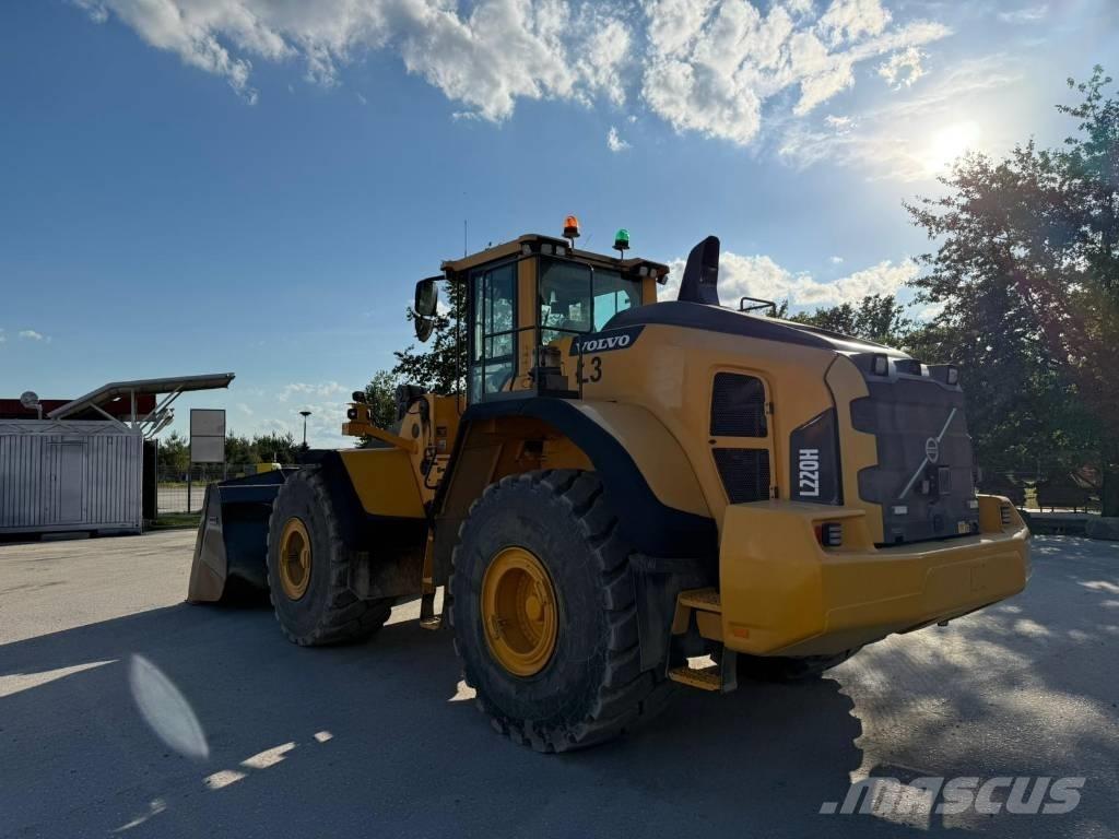 Volvo L 220 H Колесни товарачи