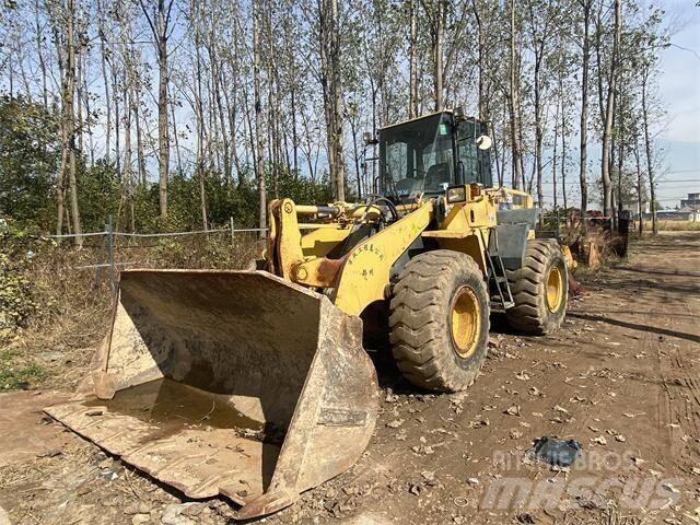 Komatsu WA320-5 Товарач със заден ексватор
