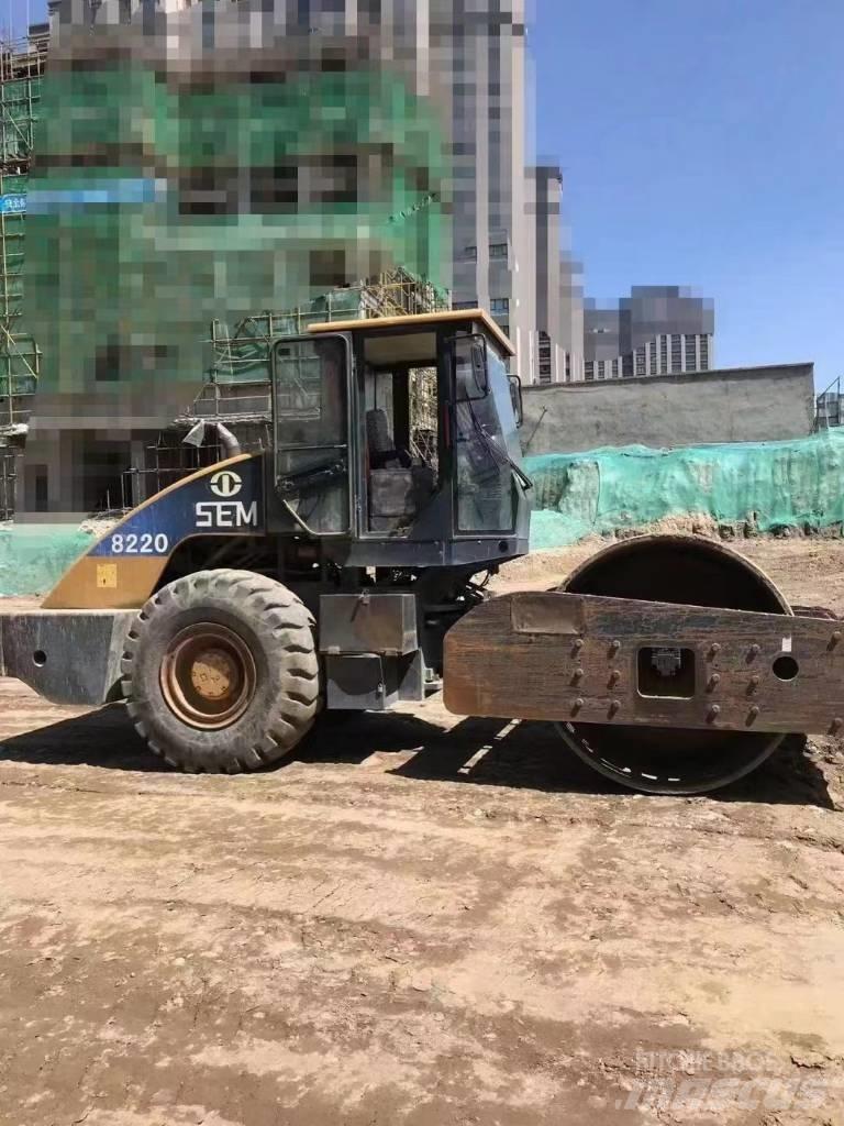 SEM 522 compactor Еднобарабанни ролки
