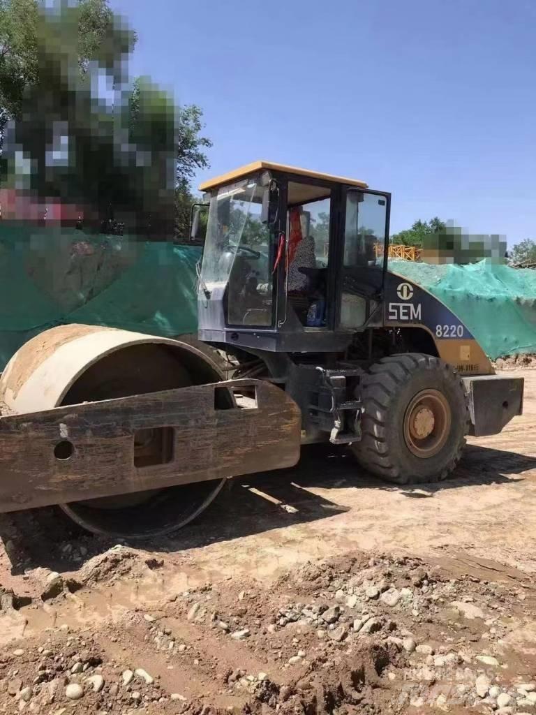 SEM 522 compactor Еднобарабанни ролки
