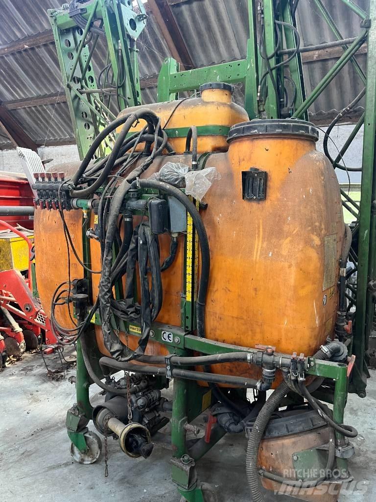 Amazone UF 1200 Навесни пръскачки
