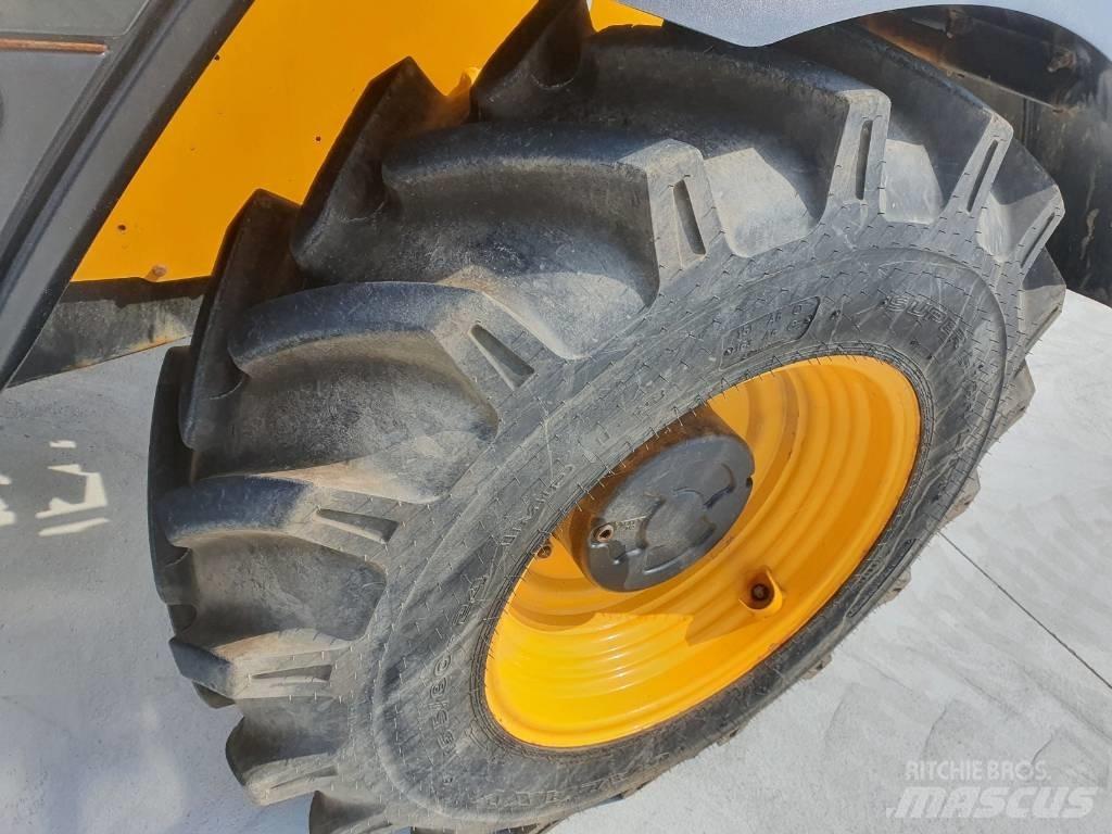 JCB 531-70 - BC25 Телескопични товарачи