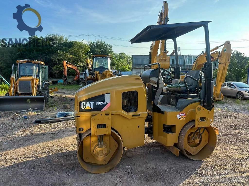 CAT CB24B Двойни барабанни ролки
