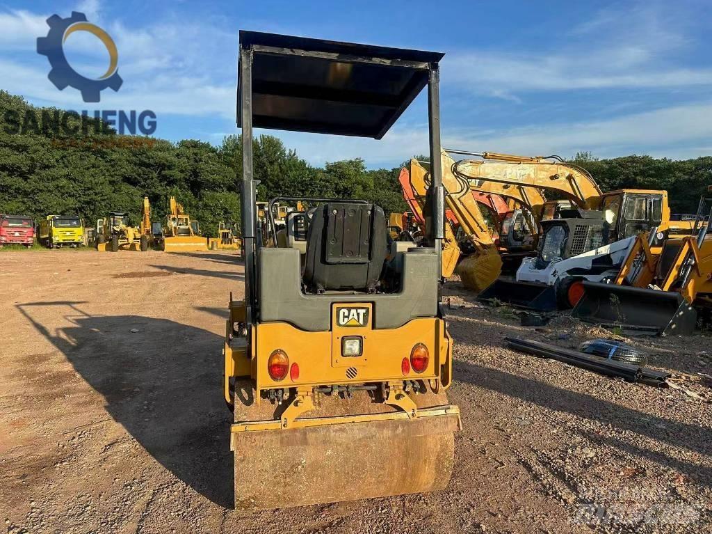 CAT CB24B Двойни барабанни ролки
