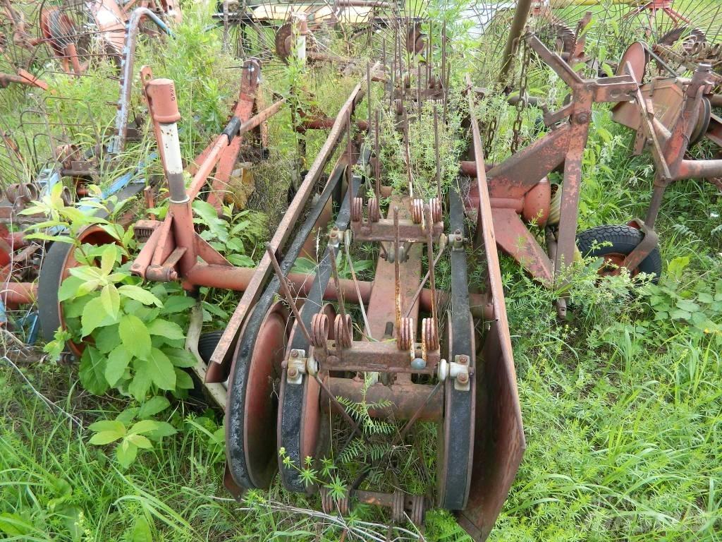 PZ 2400 Гребла и сенообръщачки