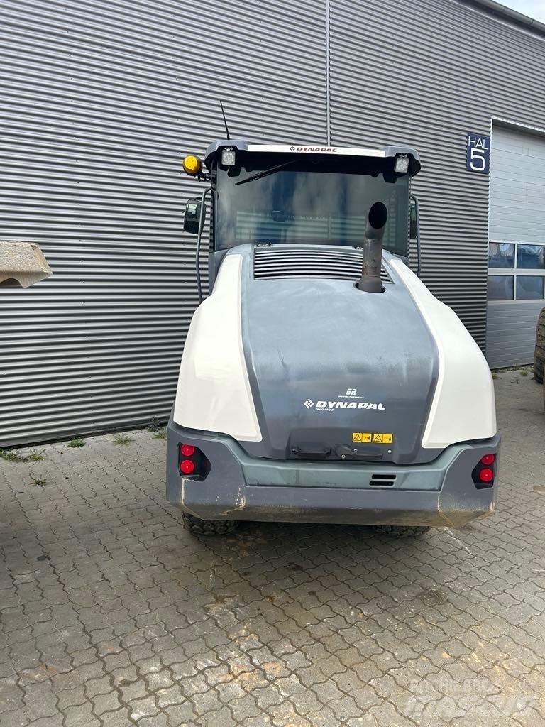 Dynapac CA 1500 D Еднобарабанни ролки
