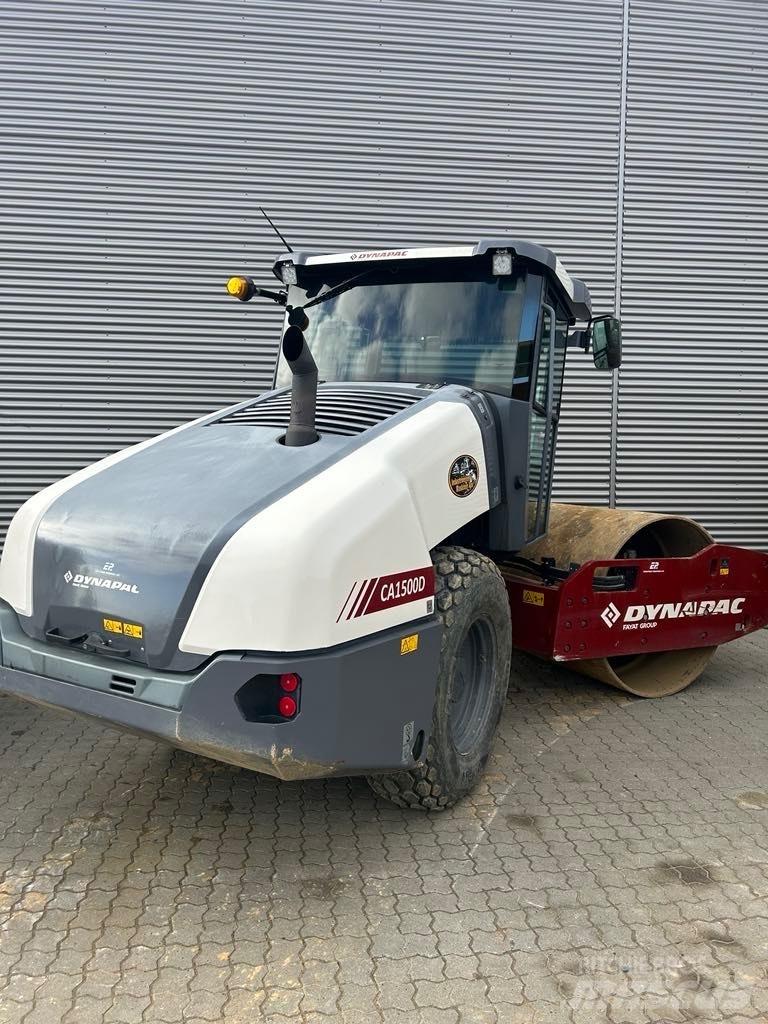 Dynapac CA 1500 D Еднобарабанни ролки
