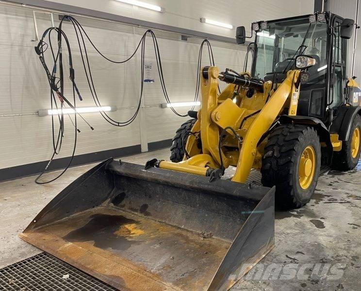 CAT 906 H 2 Колесни товарачи