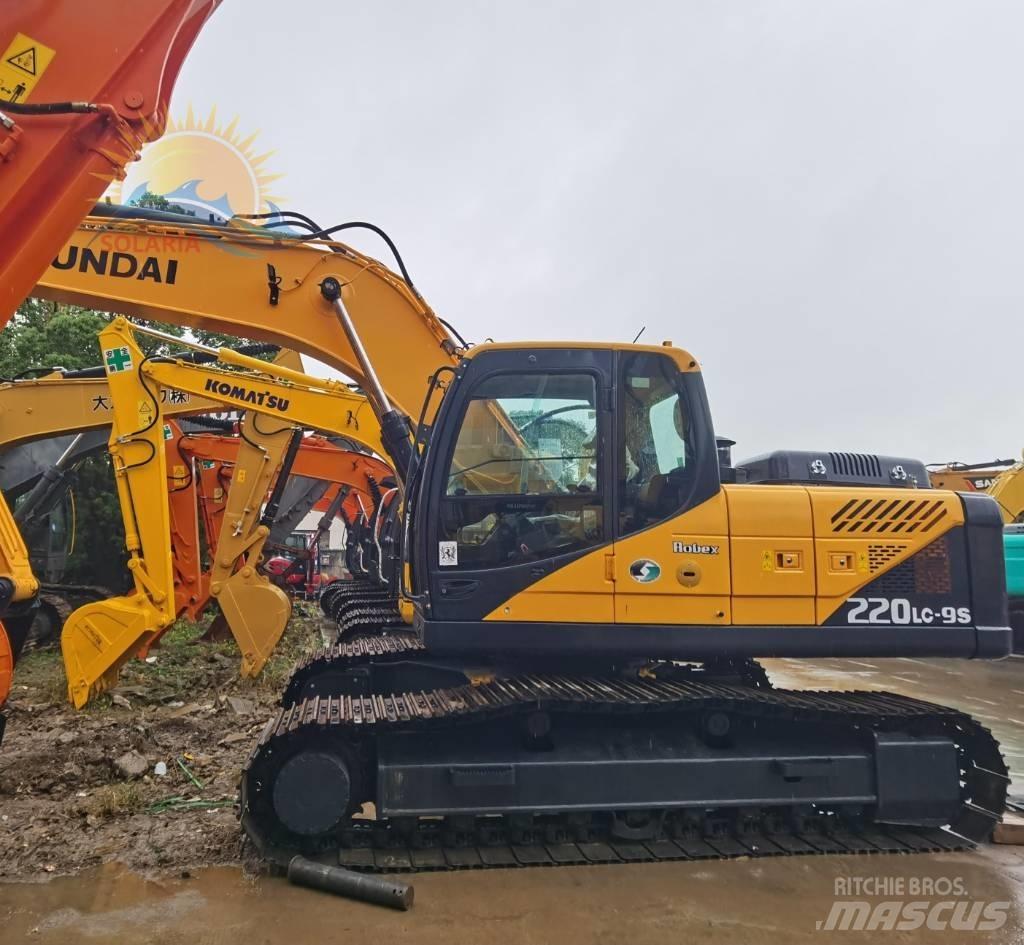 Hyundai R220LC-9S Колесни екскаватори