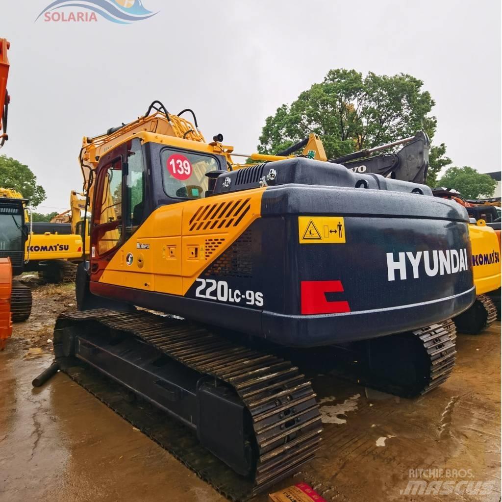 Hyundai R220LC-9S Колесни екскаватори