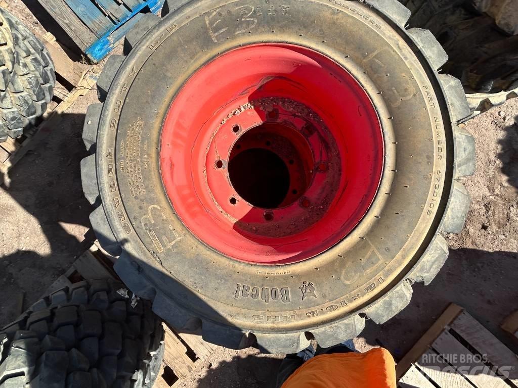Bobcat 12x16.5 Tires Гуми