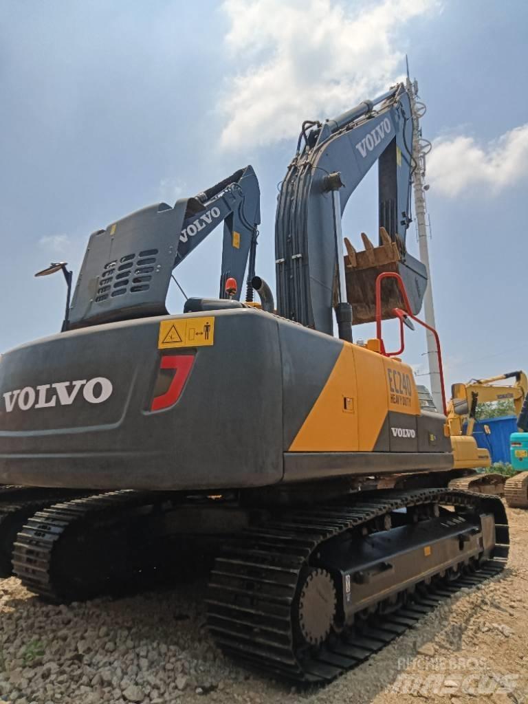Volvo EC 240 Верижен екскаватор