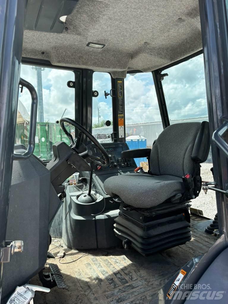DEERE 310L EP Товарач със заден ексватор
