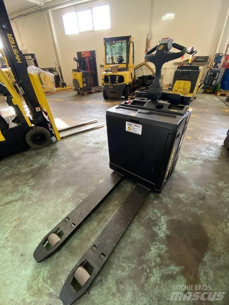 Hyster P2.0S FBW Колички високоповдигачи с теглич