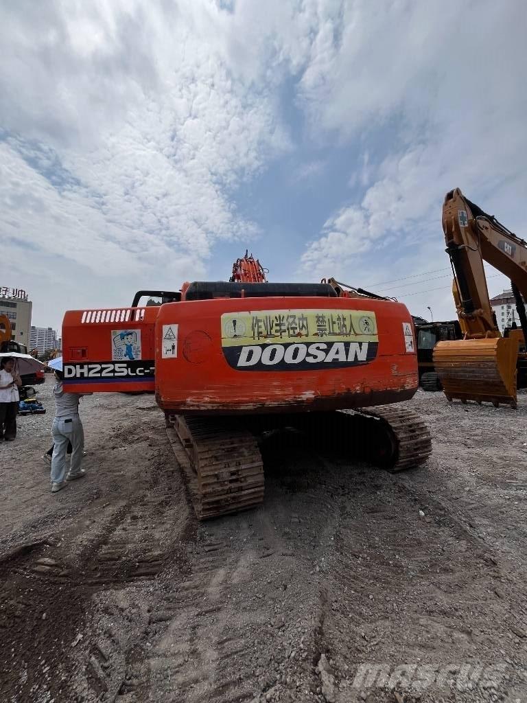 Doosan DH 225 LC-7 Верижен екскаватор