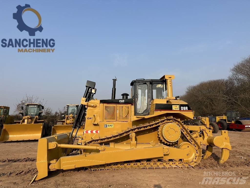CAT D8R Верижни булдозери
