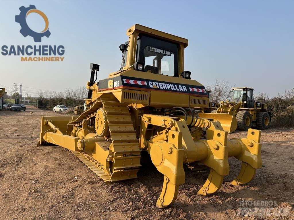 CAT D8R Верижни булдозери
