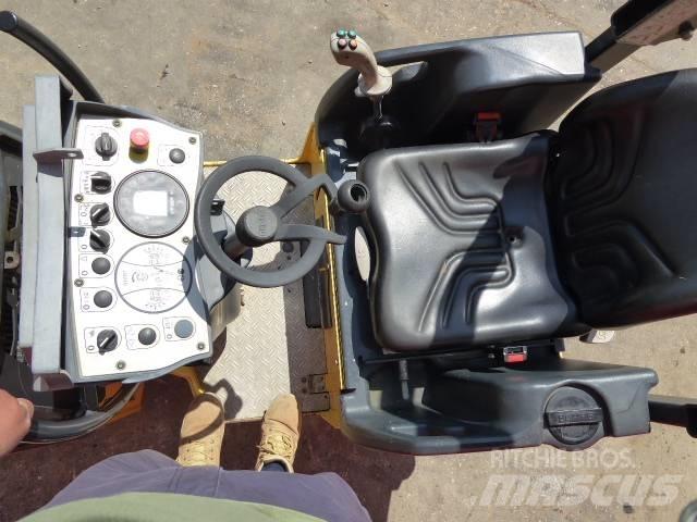Bomag BW 80 AD-5 Двойни барабанни ролки
