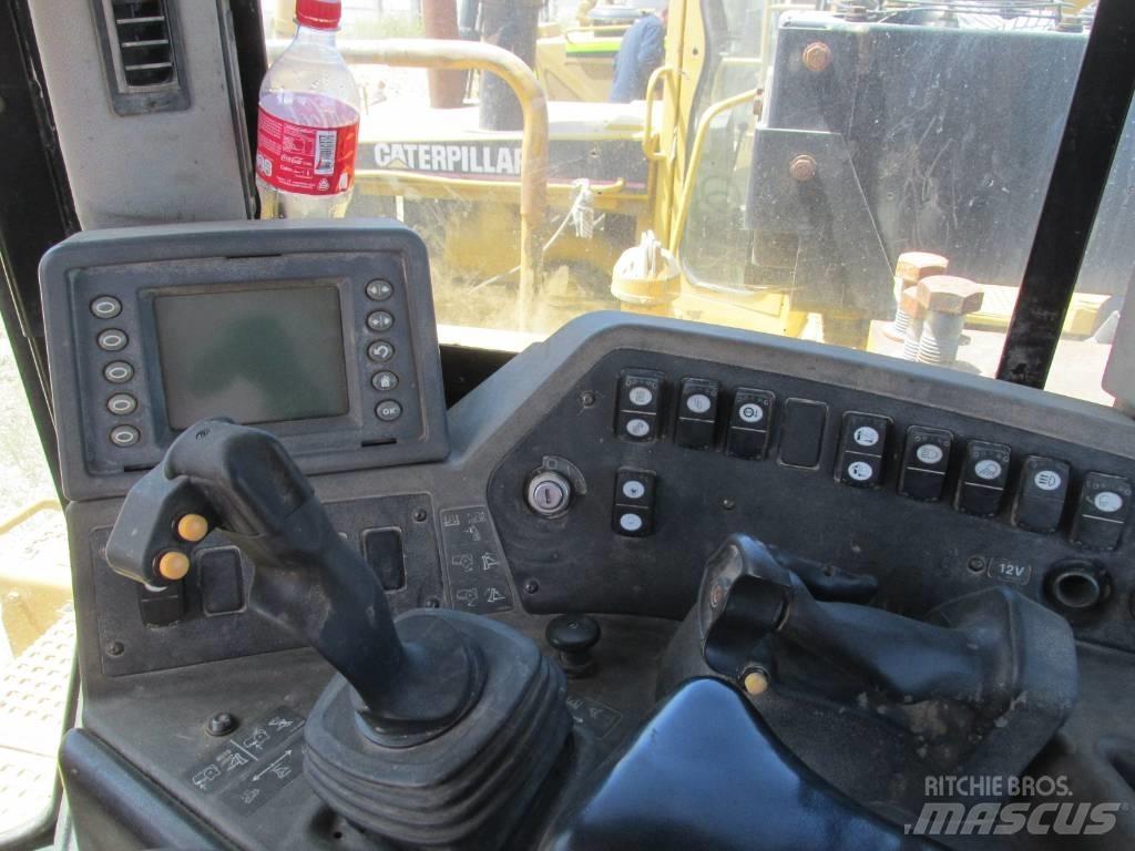 CAT D 9 T Верижни булдозери
