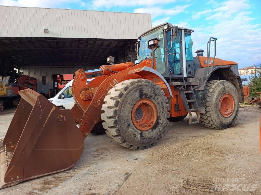 Hitachi ZW 310 Колесни товарачи