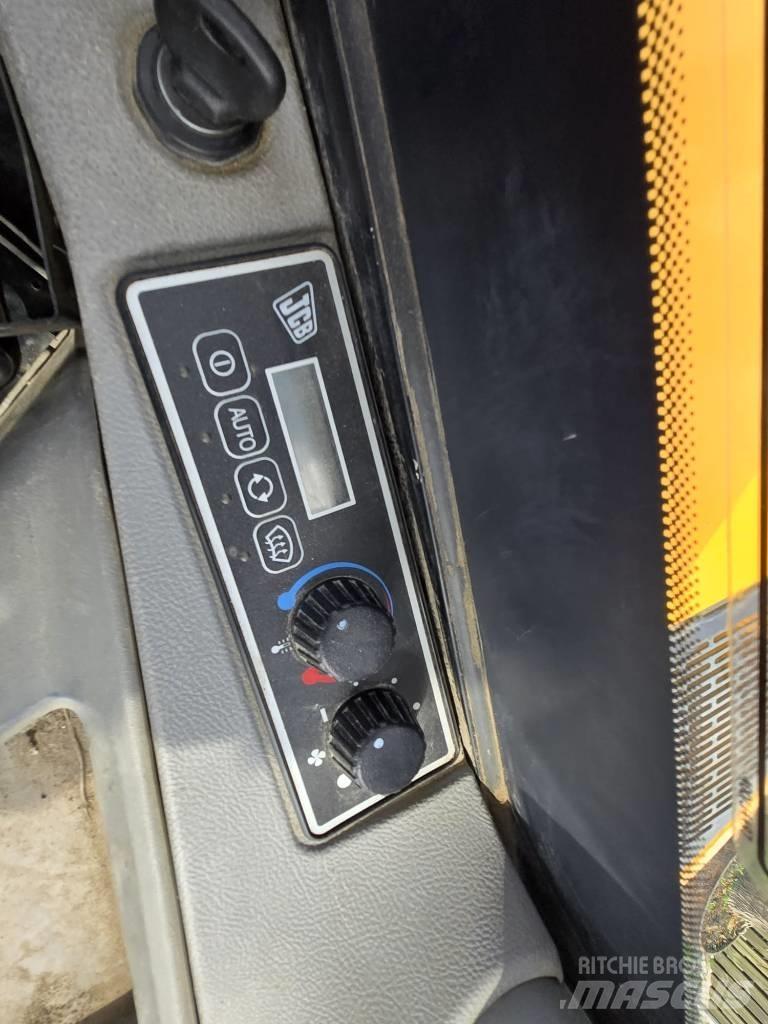 JCB 110 W Hydradig Колесни екскаватори
