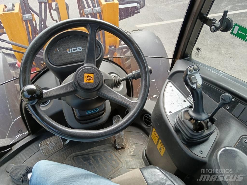 JCB 406 Колесни товарачи