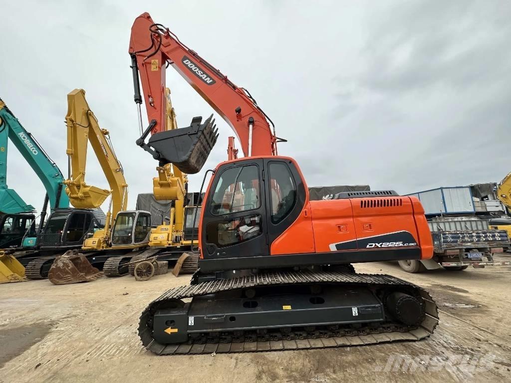 Doosan DX225LC-9C Верижен екскаватор