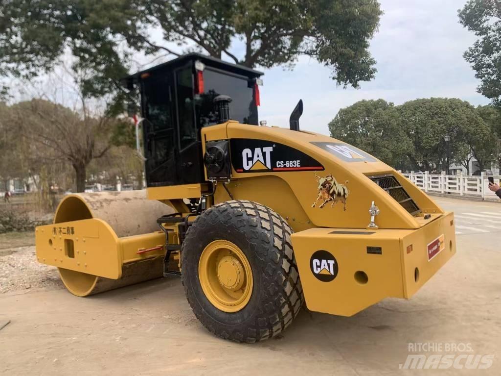 CAT CS 683 E Еднобарабанни ролки

