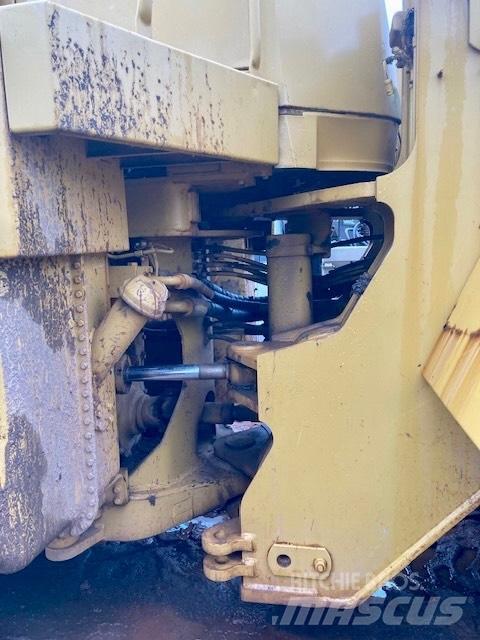 CAT 980 F Колесни товарачи
