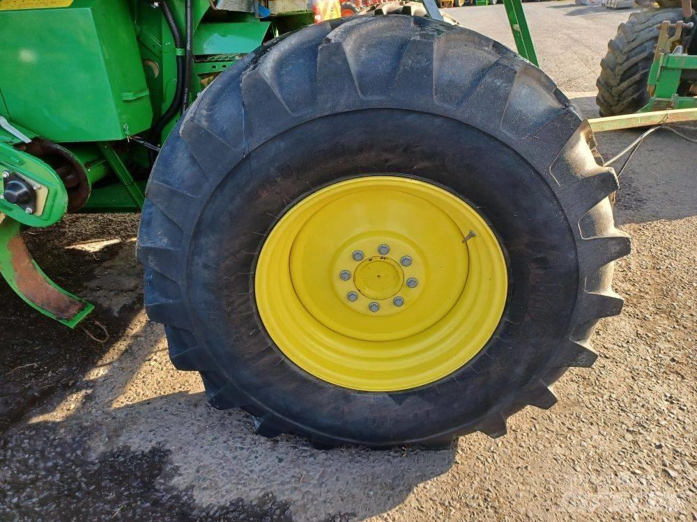 John Deere W 540 Комбайни