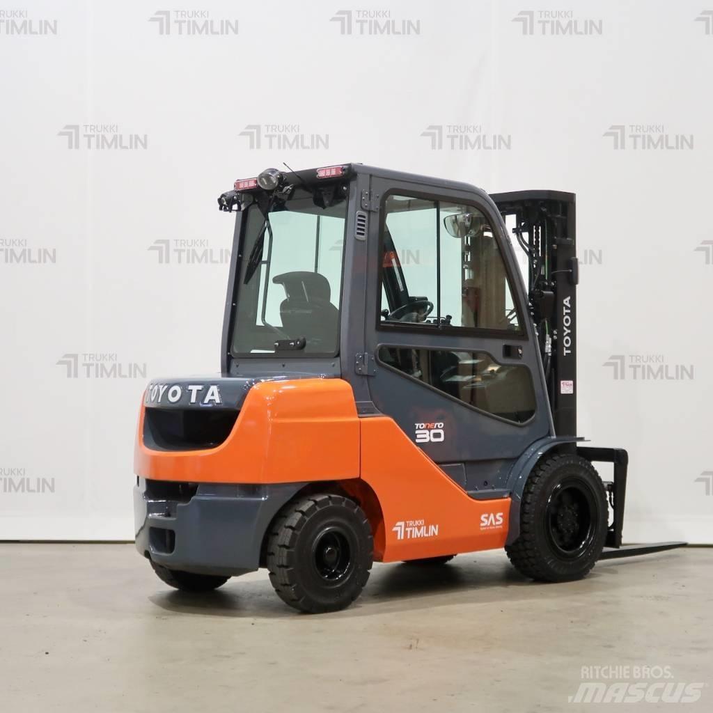 Toyota 02-8FDF30 Дизелови камиони