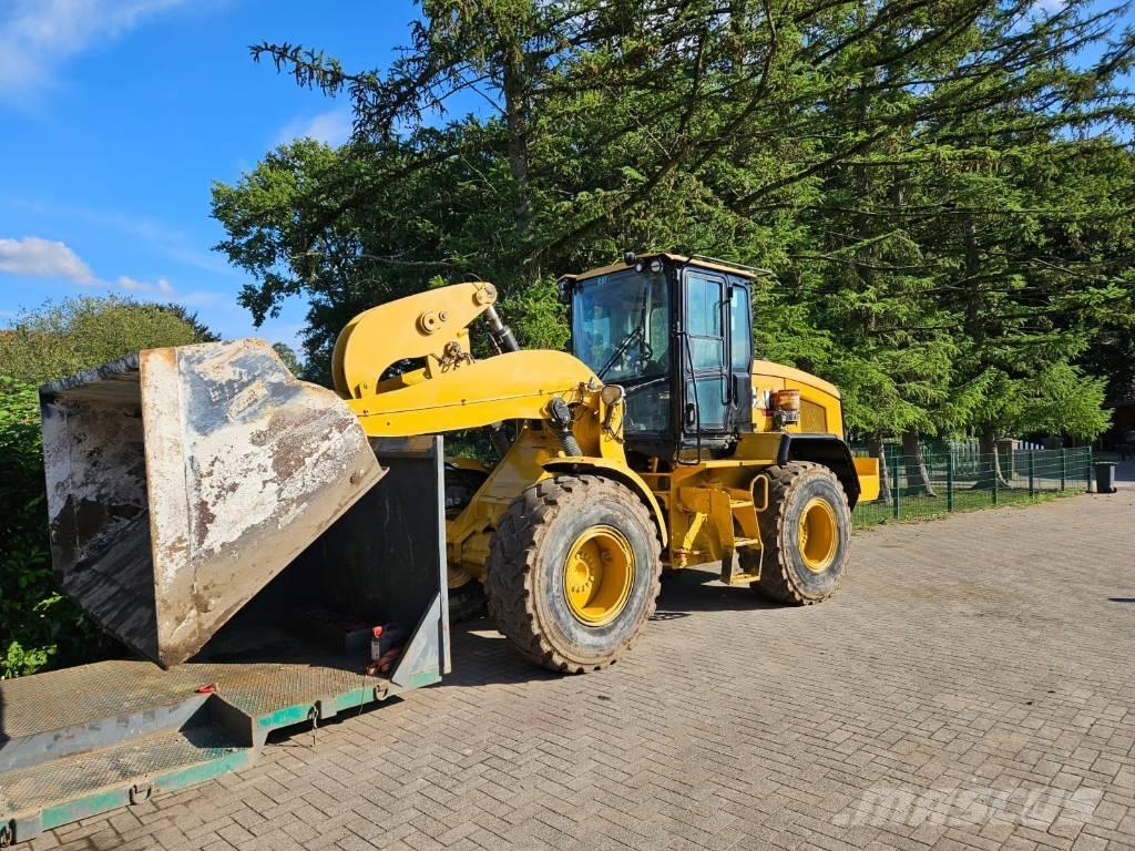 CAT 930 M Колесни товарачи