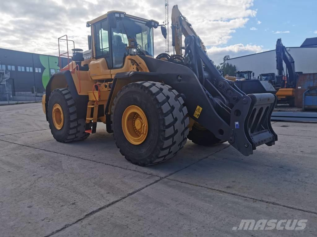 Volvo L 220 H Колесни товарачи
