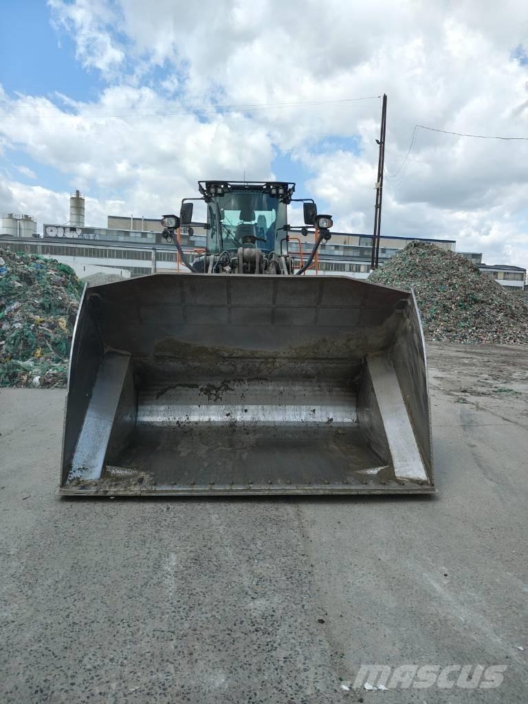 Doosan DL 320-7 Колесни товарачи