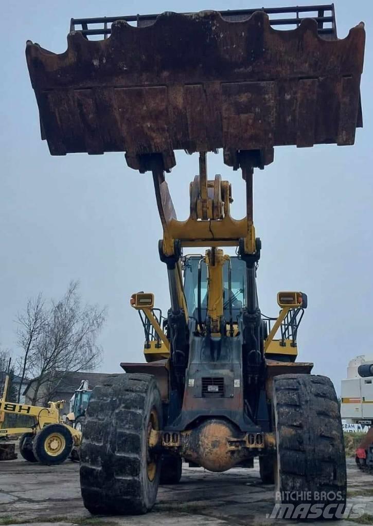 Komatsu WA 600-6 Колесни товарачи