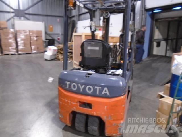 Toyota 8FBE20U Самоходни товарачи