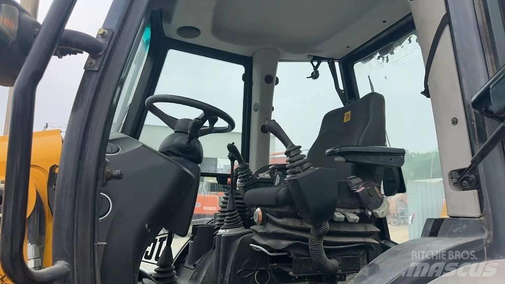 JCB 3CX Товарач със заден ексватор