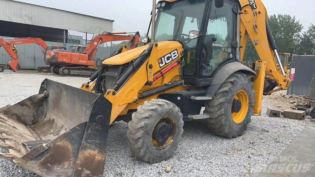 JCB 3CX Товарач със заден ексватор