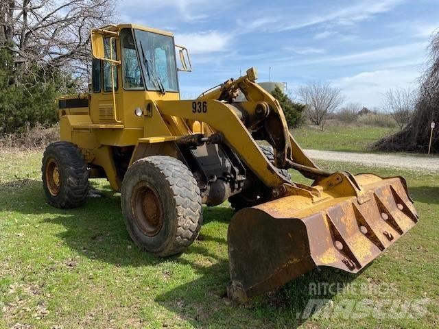 CAT 936 Колесни товарачи