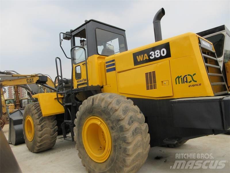 Komatsu WA 380-3 Колесни товарачи