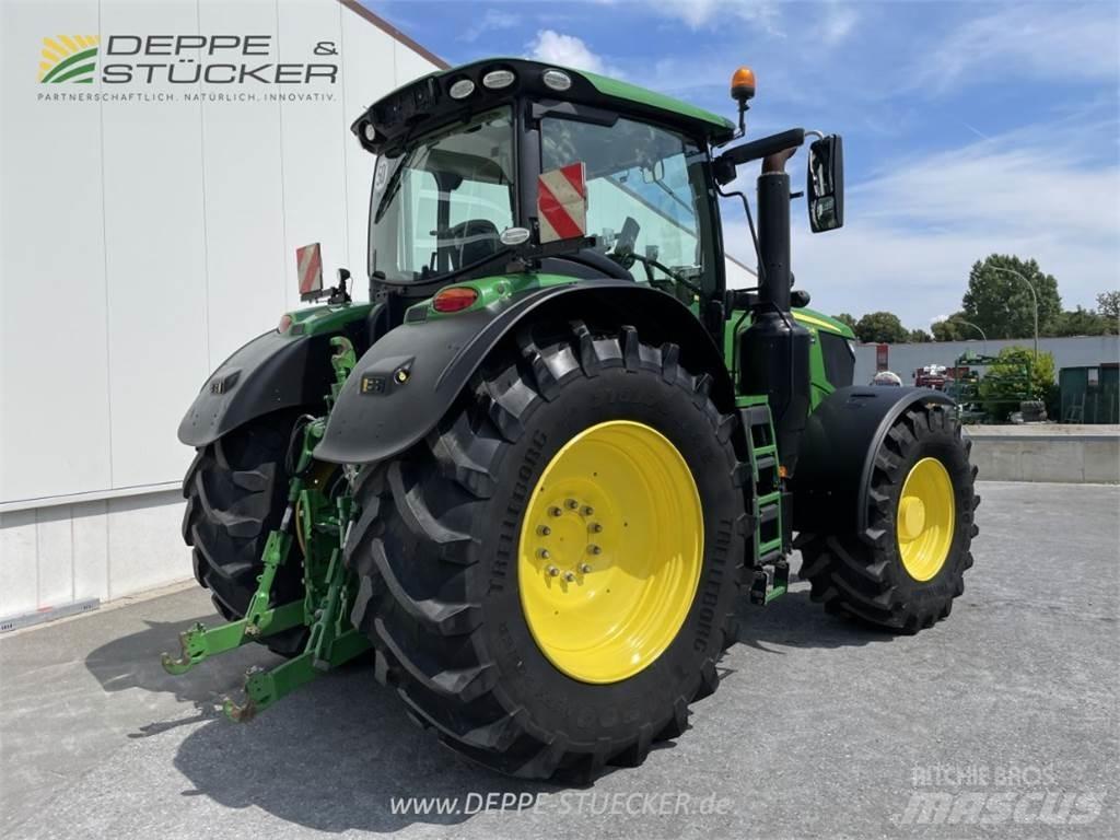 John Deere 6230R Трактори