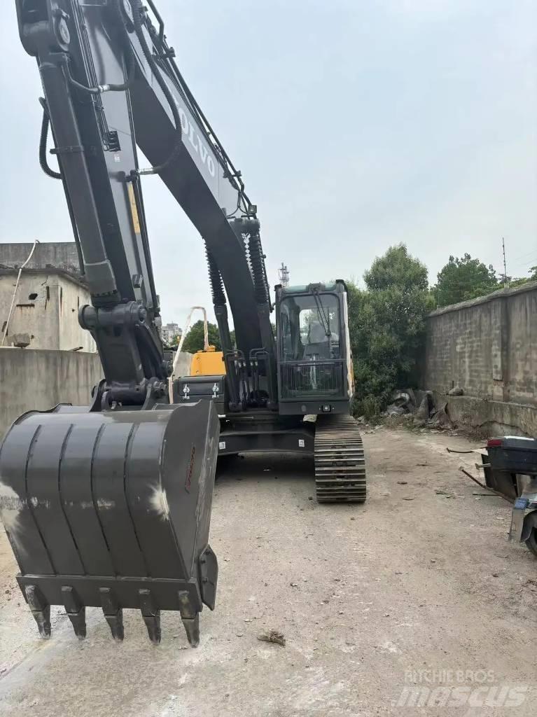 Volvo EC 210 Средни екскаватори 7т - 12т