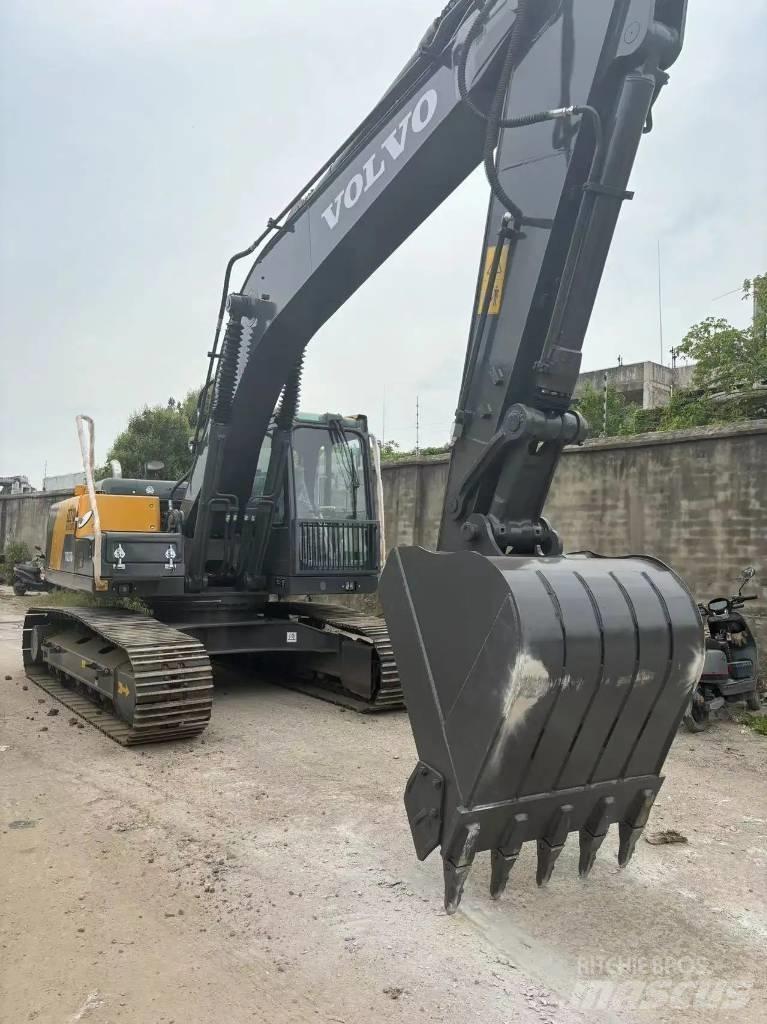 Volvo EC 210 Средни екскаватори 7т - 12т