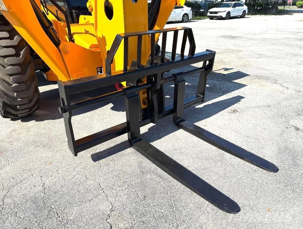 JCB 512-56 Телескопични товарачи