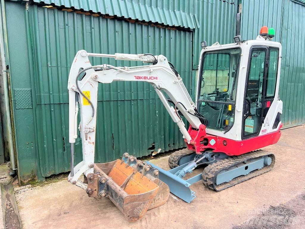 Takeuchi TB225 Мини екскаватори < 7 т