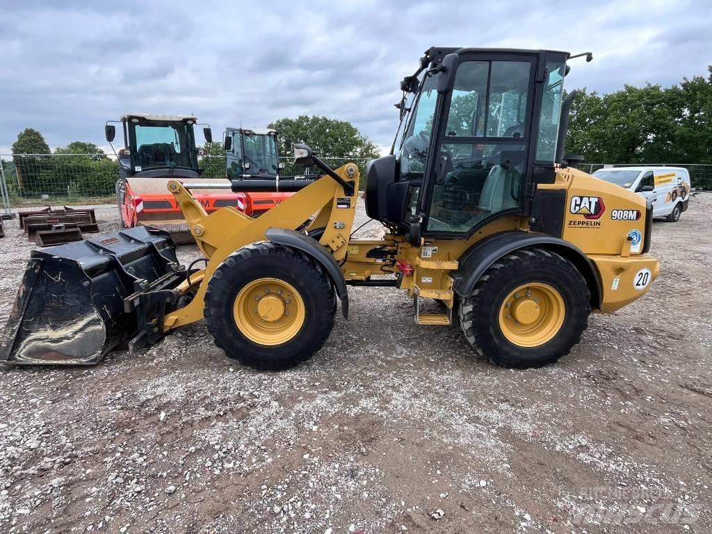 CAT 908M Колесни товарачи