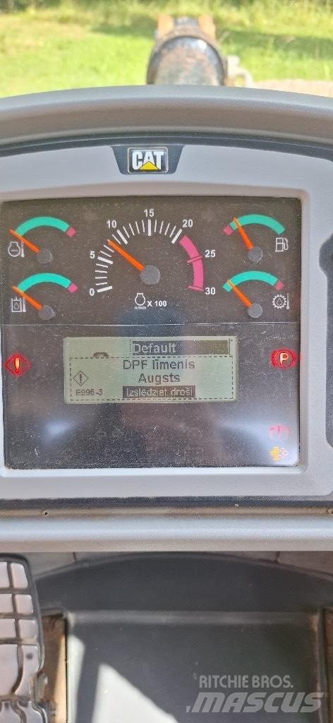 CAT 966 KXE Колесни товарачи