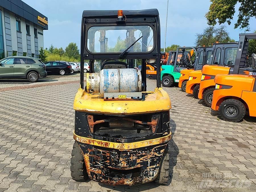 CAT GP30N Камиони с АГУ